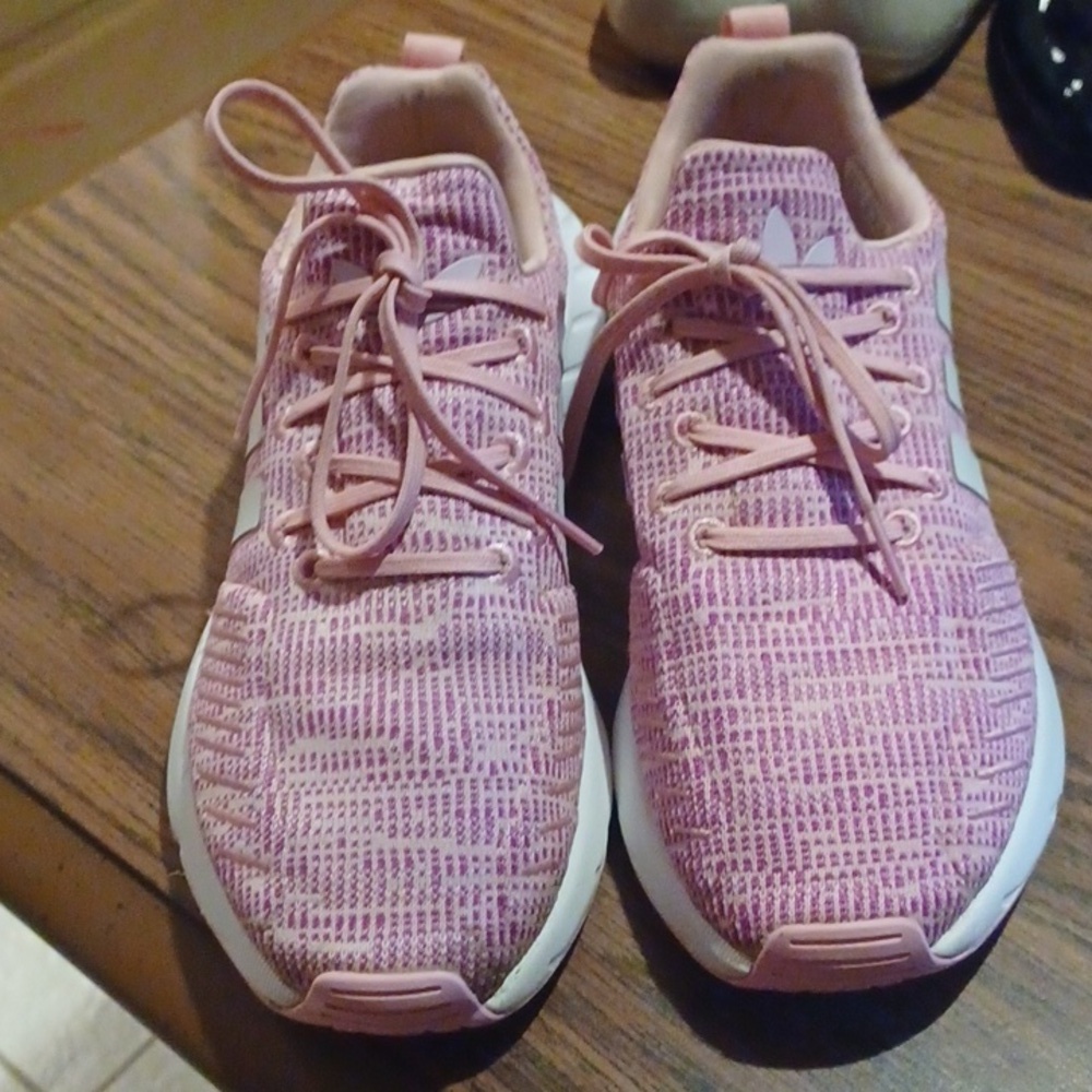 Adidas swift run, pink, girls size 4.5, women's size 6
